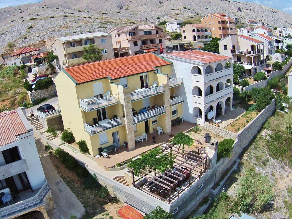 Apartments Suhomont Паг Экстерьер фото